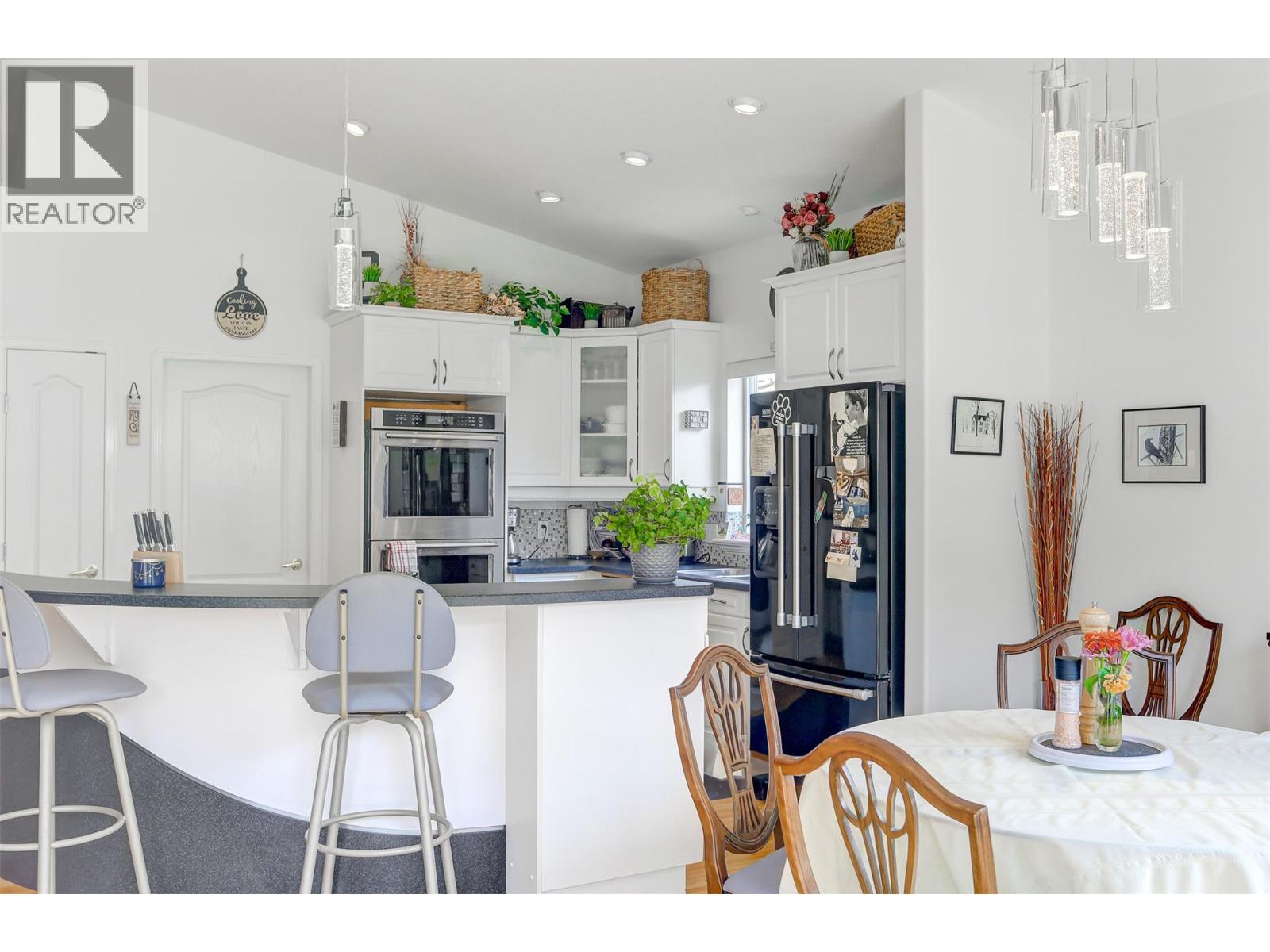 3117 Capistrano Court, Kelowna, British Columbia  V1V 2A2 - Photo 9 - 10357574