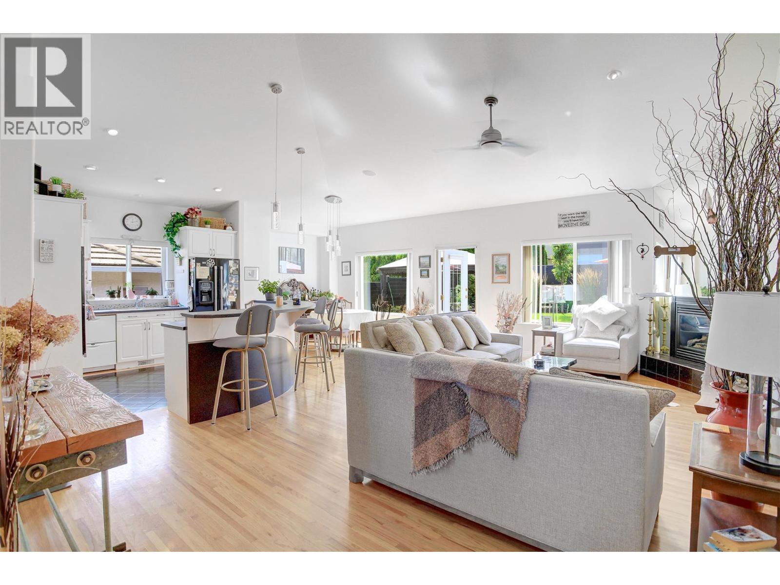 3117 Capistrano Court, Kelowna, British Columbia  V1V 2A2 - Photo 5 - 10357574