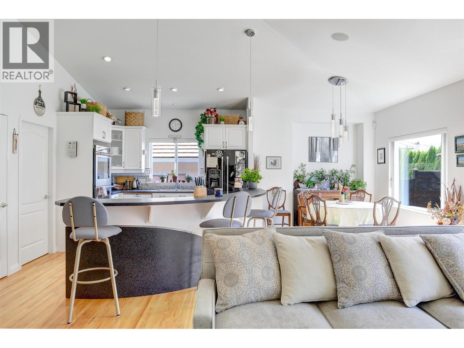 3117 Capistrano Court, Kelowna, British Columbia  V1V 2A2 - Photo 7 - 10357574