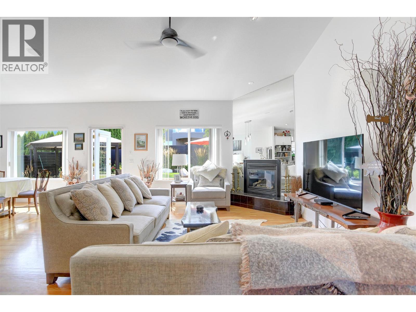3117 Capistrano Court, Kelowna, British Columbia  V1V 2A2 - Photo 6 - 10357574