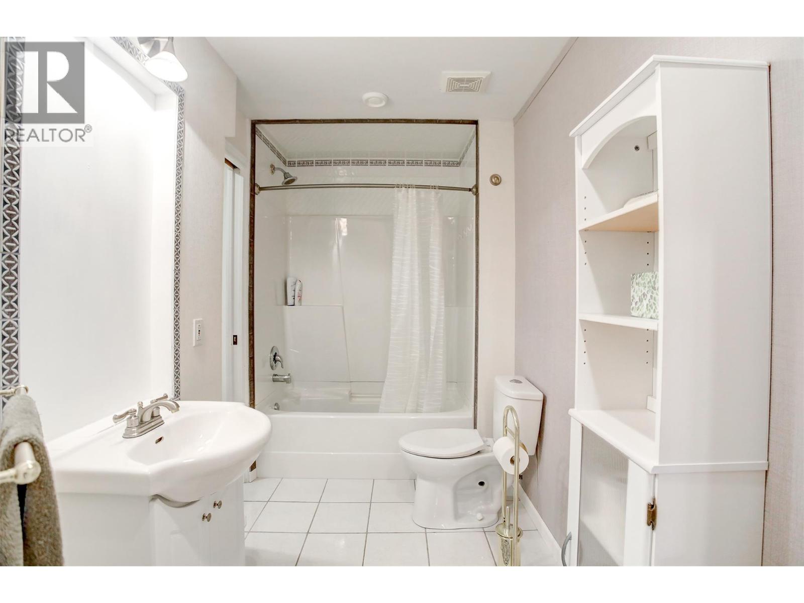 3117 Capistrano Court, Kelowna, British Columbia  V1V 2A2 - Photo 41 - 10357574
