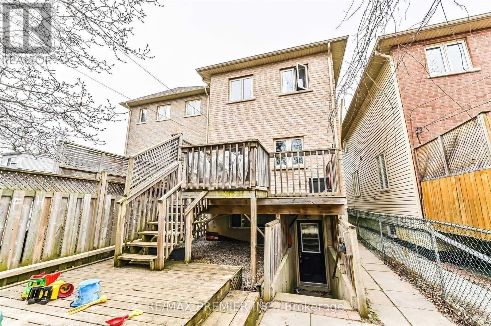 Lower - 1967 Dundas Street E, Toronto, Ontario  M4L 1M7 - Photo 2 - E12422642
