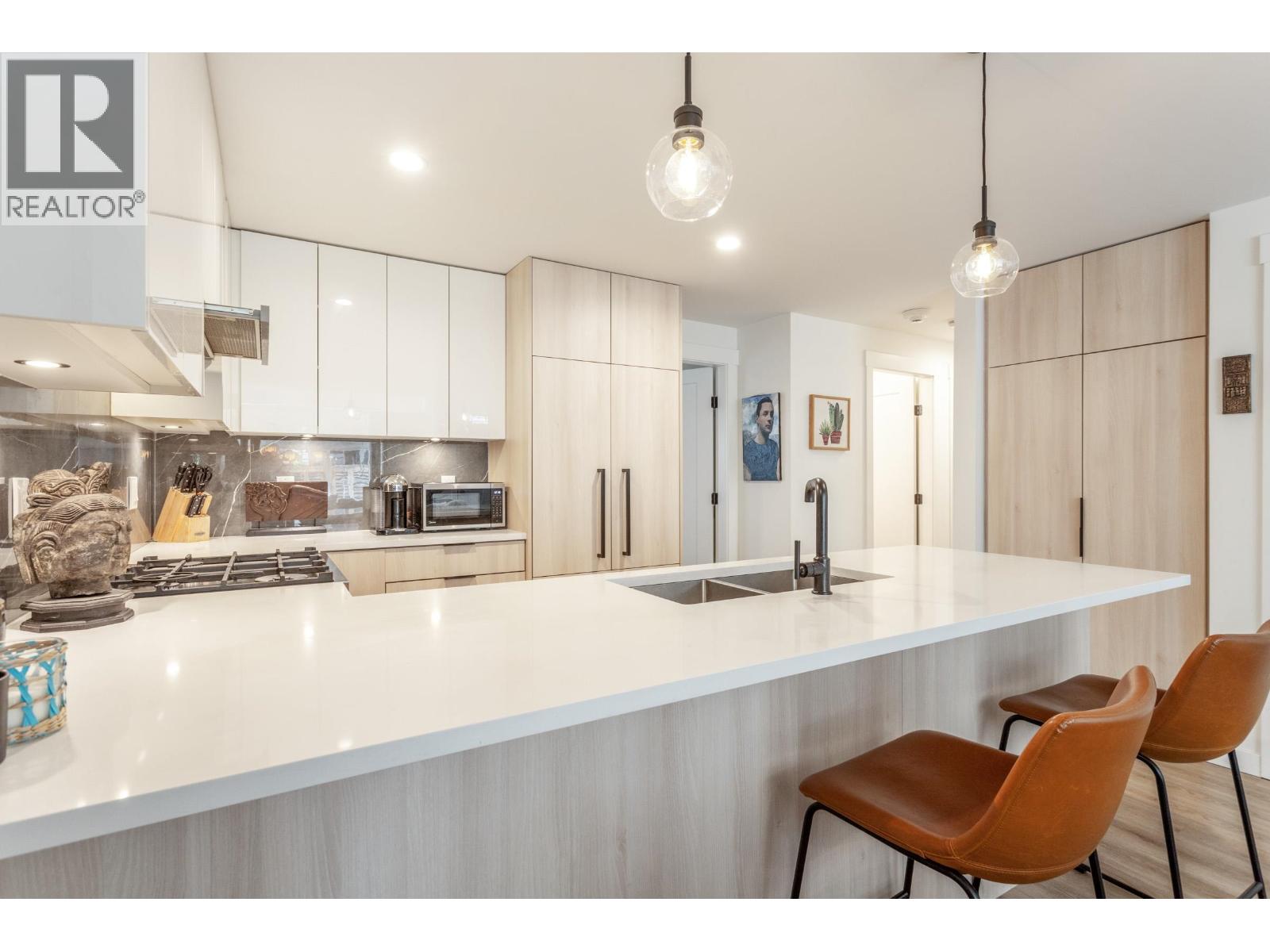 6 237 Ridgeway Avenue, North Vancouver, British Columbia  V7L 0H6 - Photo 7 - R3051529