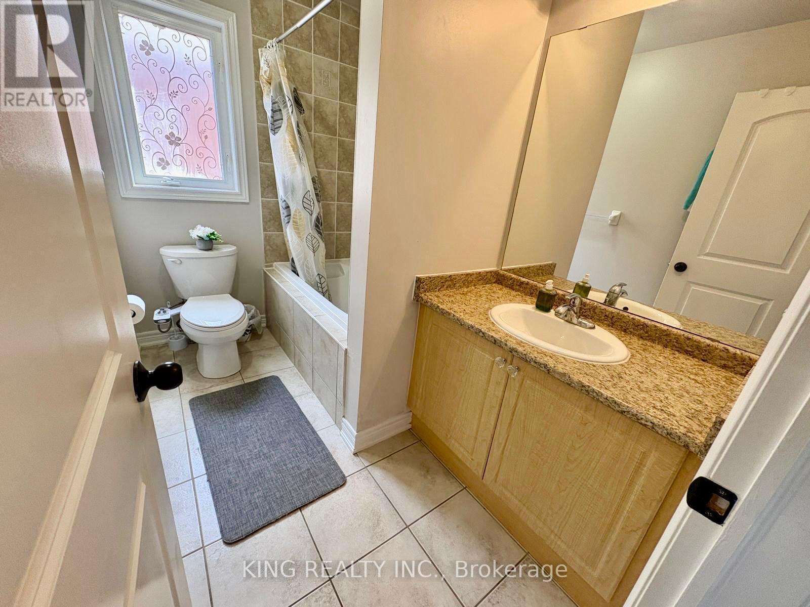 398 Sunny Meadow Boulevard, Brampton, Ontario  L6R 0N9 - Photo 12 - W12367522