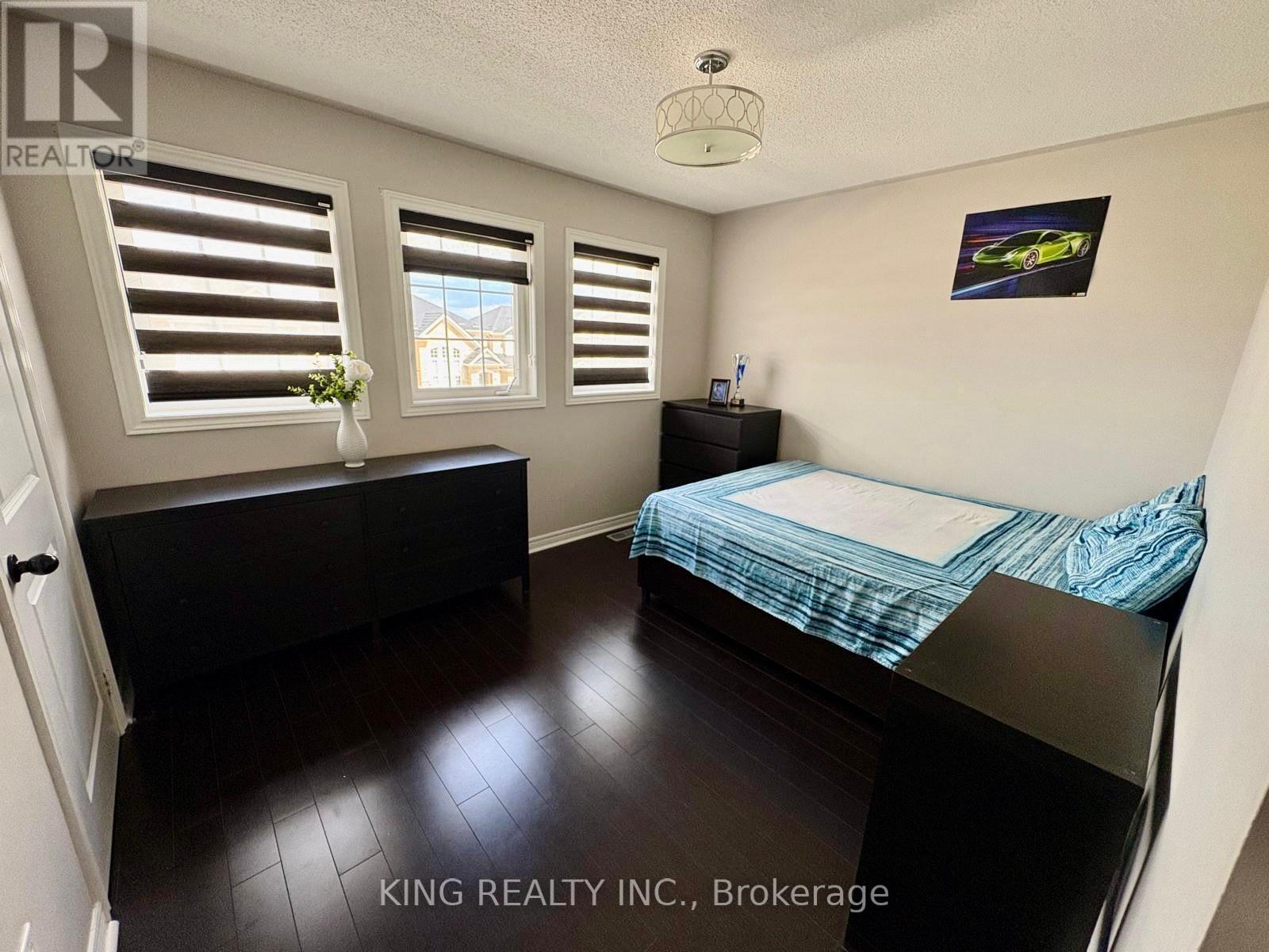 398 Sunny Meadow Boulevard, Brampton, Ontario  L6R 0N9 - Photo 11 - W12367522