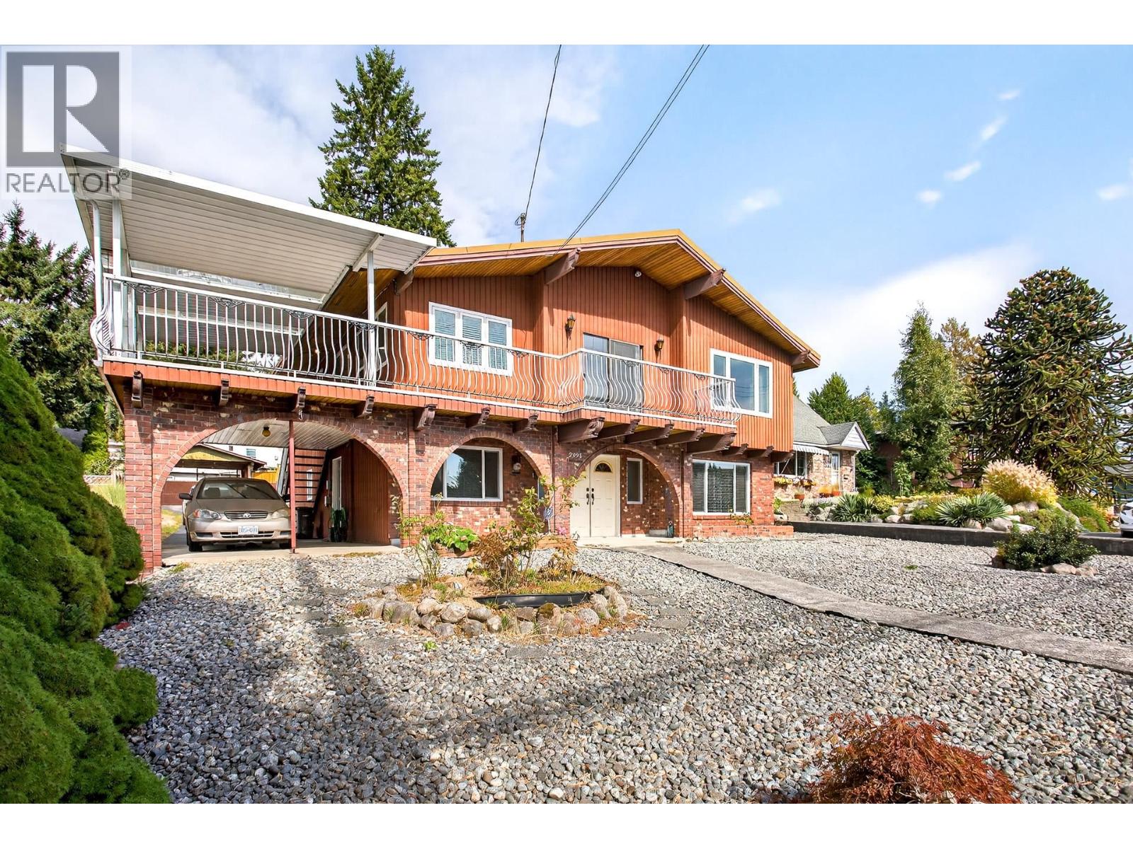 2395 Austin Avenue, Coquitlam, British Columbia  V3K 3R9 - Photo 2 - R3049046