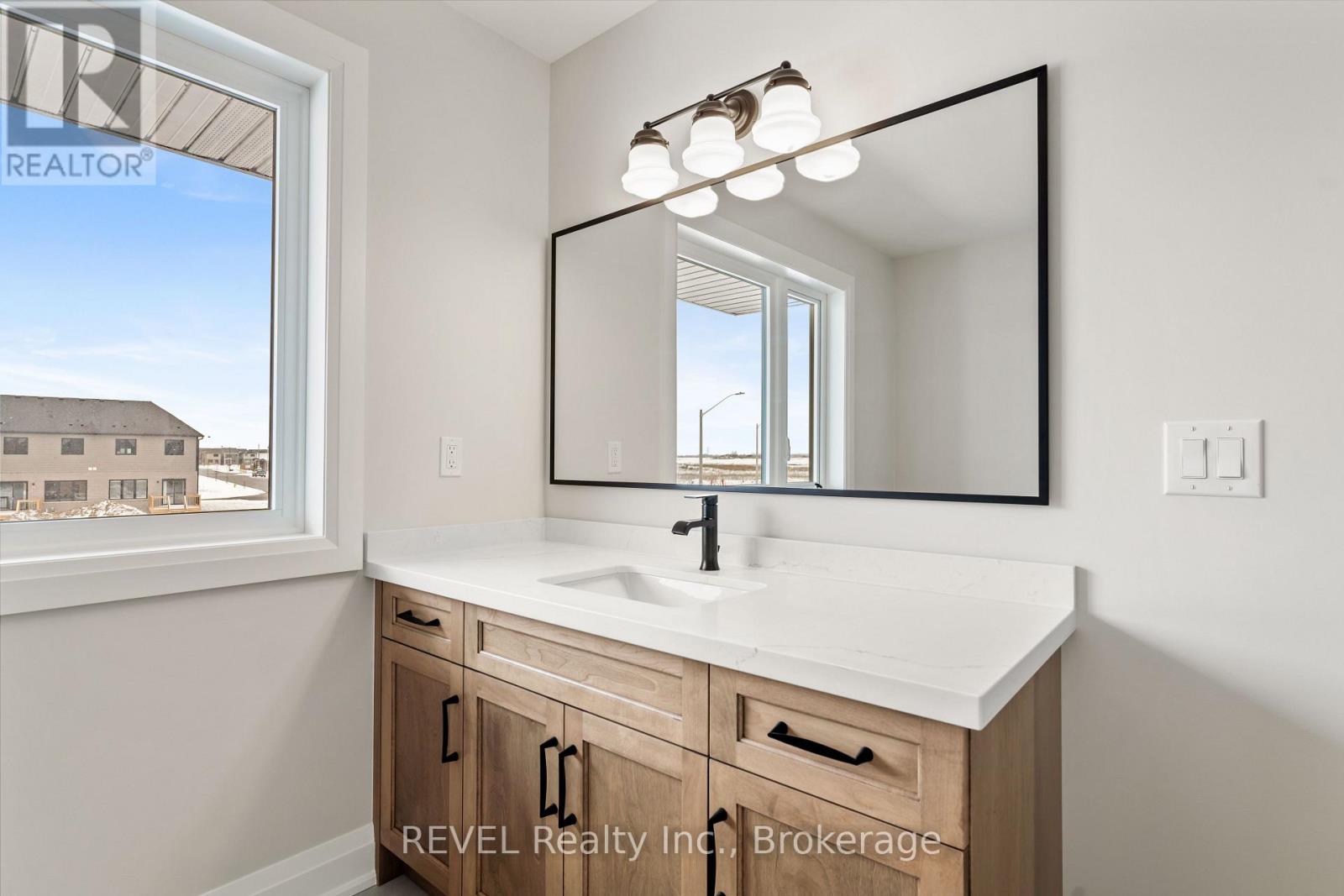 1 Elvira Way, Thorold, Ontario  L2V 0M7 - Photo 35 - X12381089