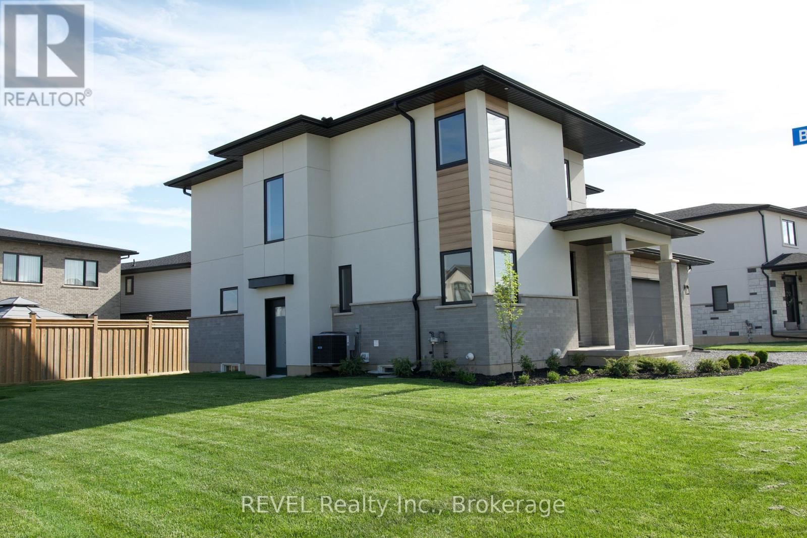 1 Elvira Way, Thorold, Ontario  L2V 0M7 - Photo 40 - X12381089