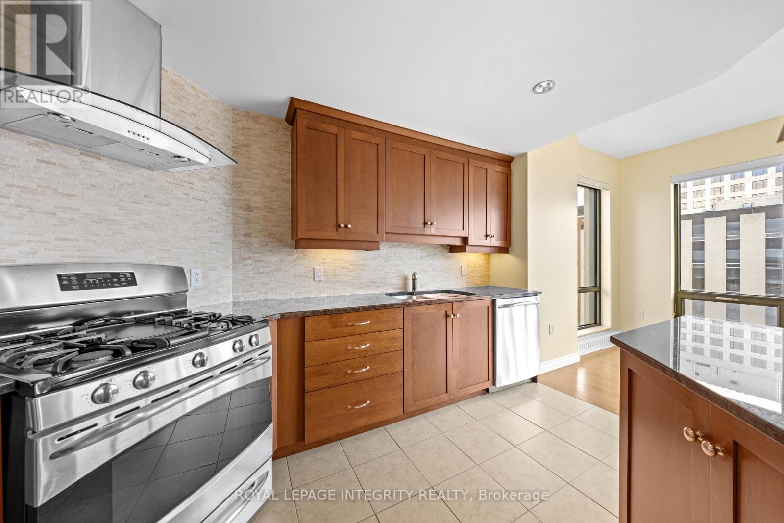 1207 - 90 George Street, Ottawa, Ontario  K1N 0A8 - Photo 7 - X12422651