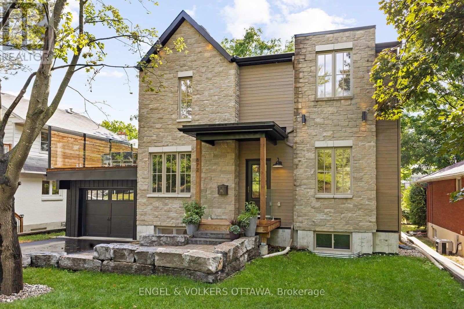 872 Iroquois Road, Ottawa, Ontario  K2A 3N2 - Photo 1 - X12422655