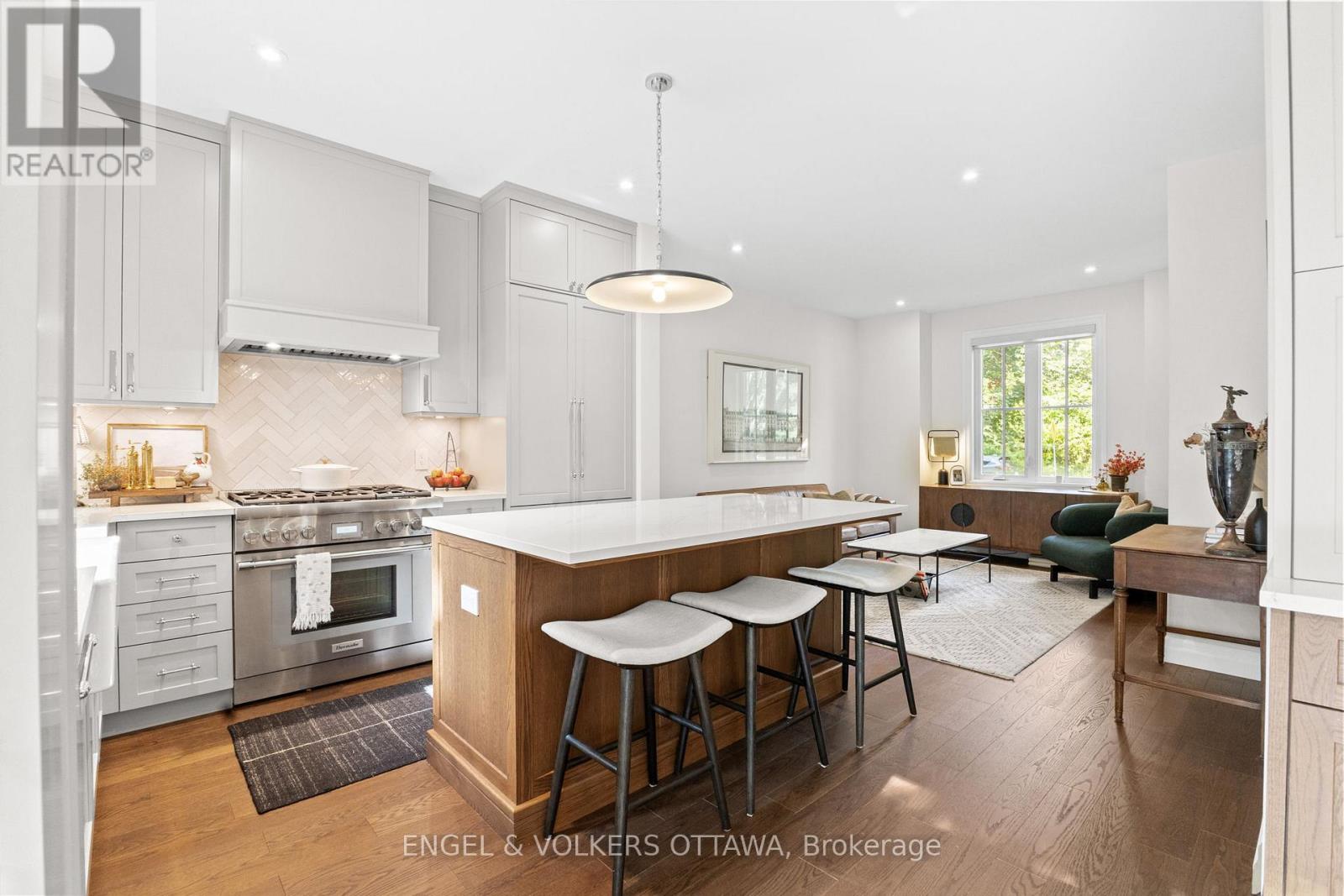872 Iroquois Road, Ottawa, Ontario  K2A 3N2 - Photo 14 - X12422655