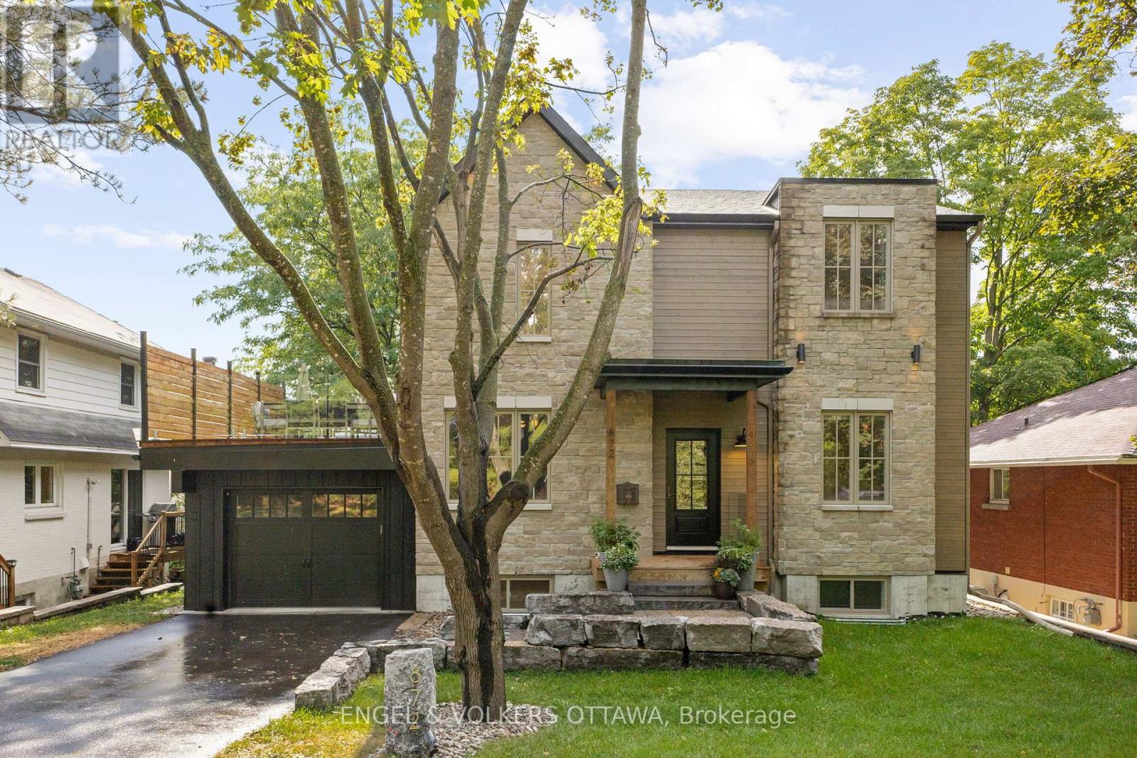 872 Iroquois Road, Ottawa, Ontario  K2A 3N2 - Photo 2 - X12422655