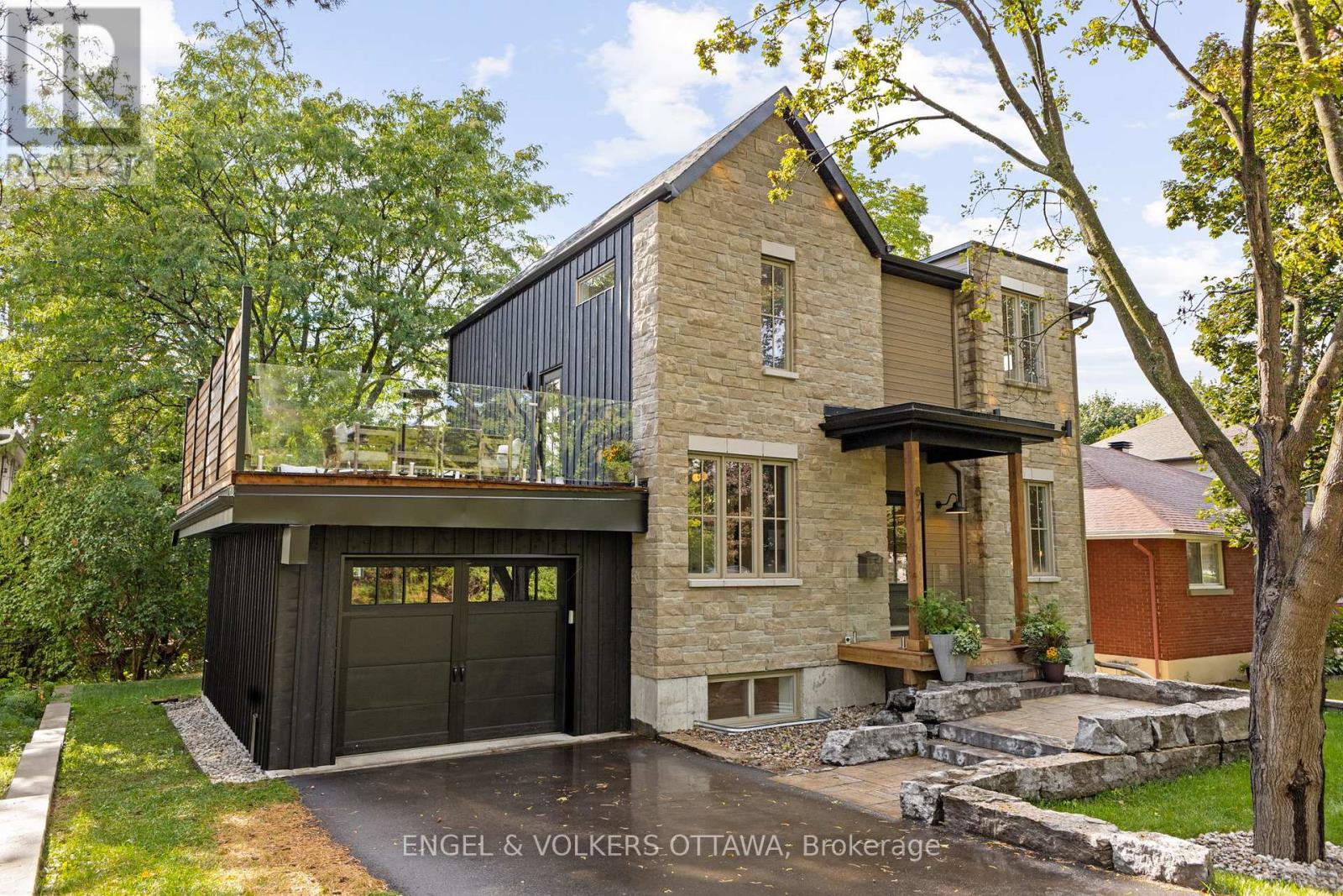 872 Iroquois Road, Ottawa, Ontario  K2A 3N2 - Photo 3 - X12422655