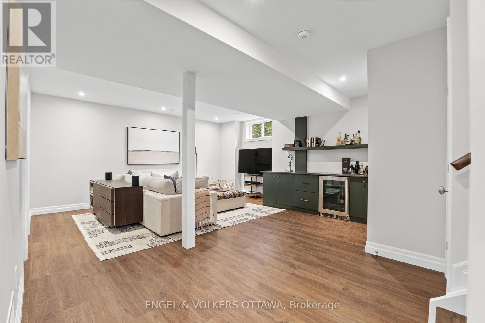 872 Iroquois Road, Ottawa, Ontario  K2A 3N2 - Photo 32 - X12422655