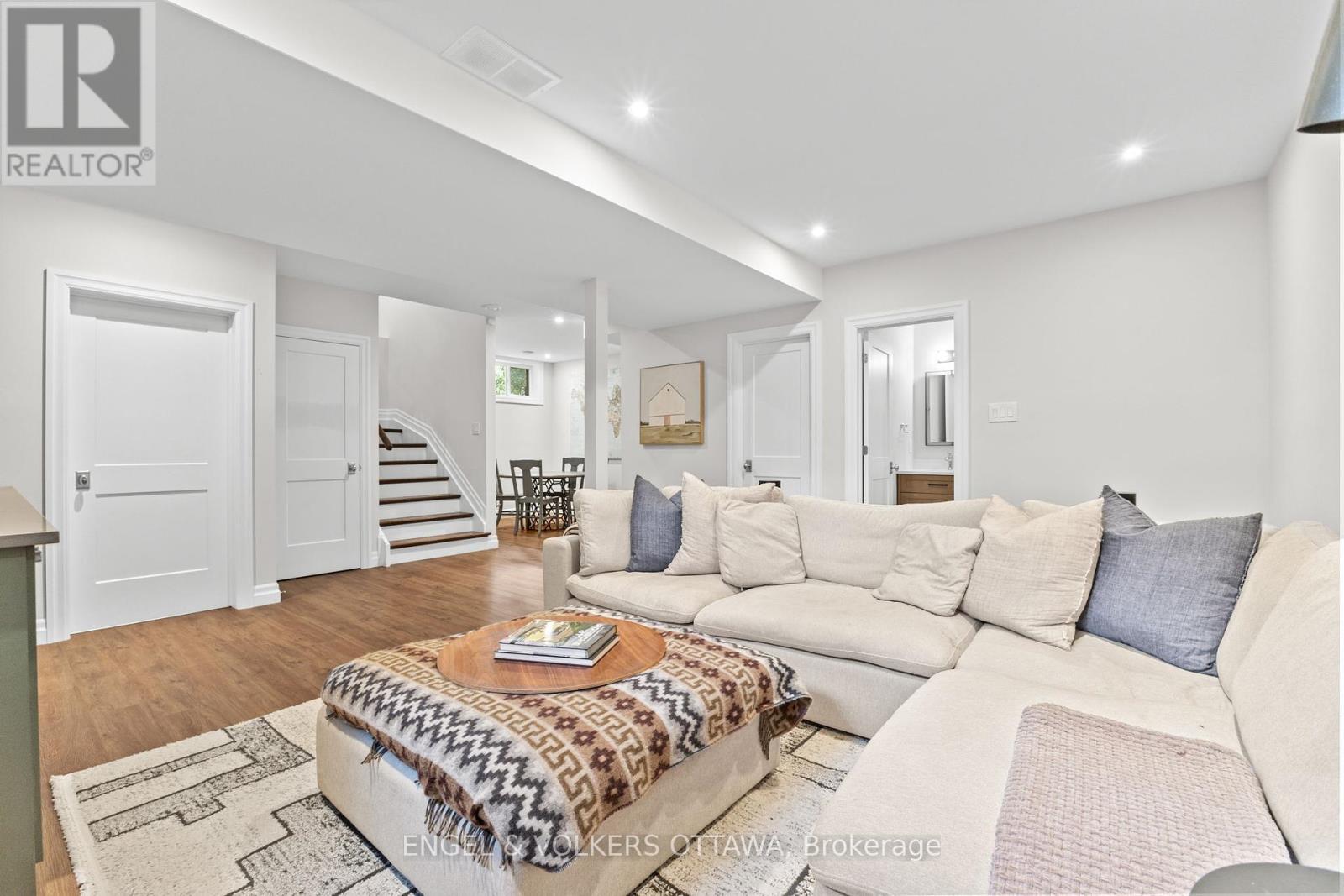 872 Iroquois Road, Ottawa, Ontario  K2A 3N2 - Photo 35 - X12422655