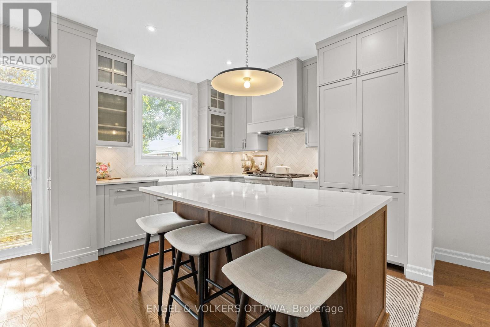 872 Iroquois Road, Ottawa, Ontario  K2A 3N2 - Photo 7 - X12422655