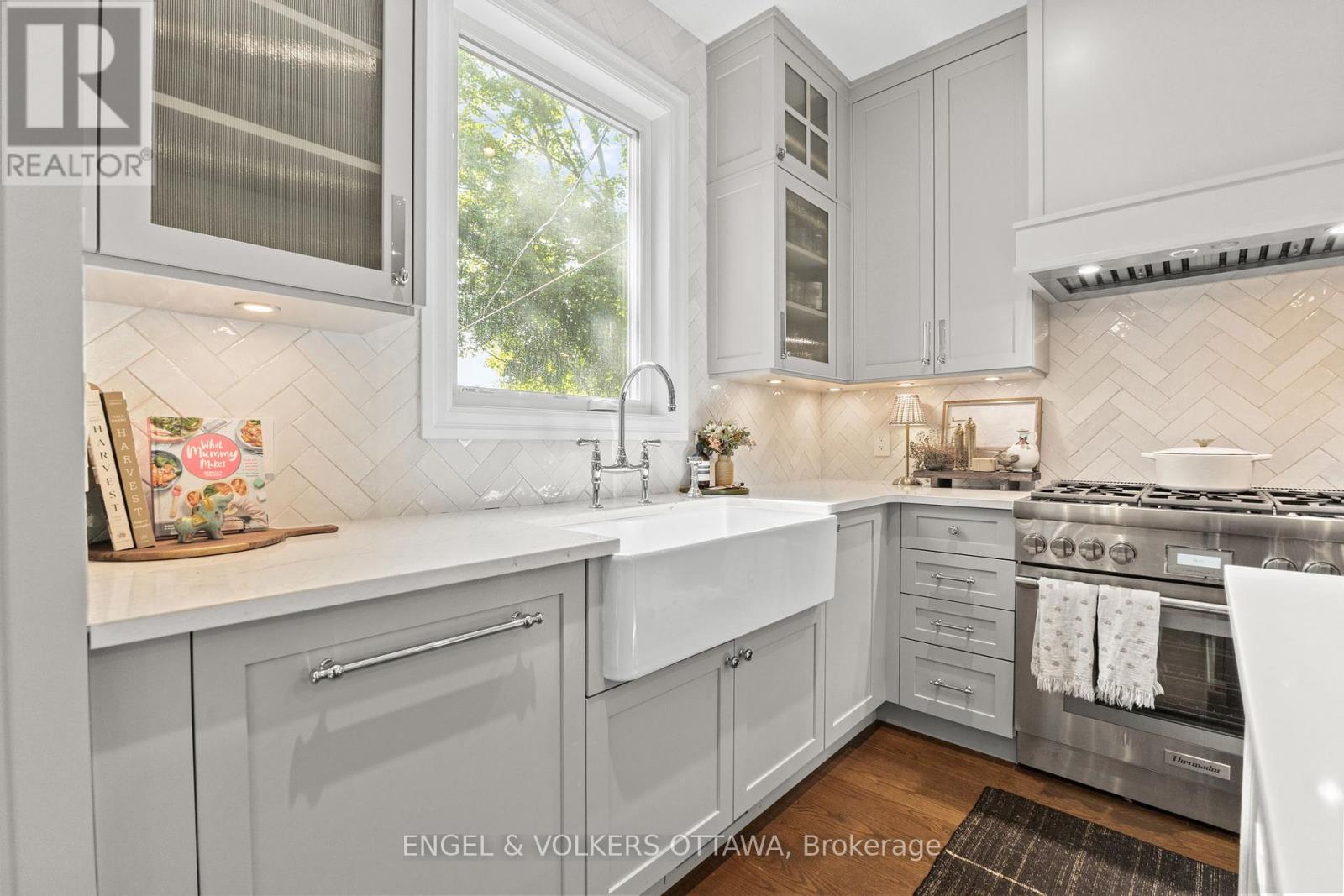 872 Iroquois Road, Ottawa, Ontario  K2A 3N2 - Photo 9 - X12422655