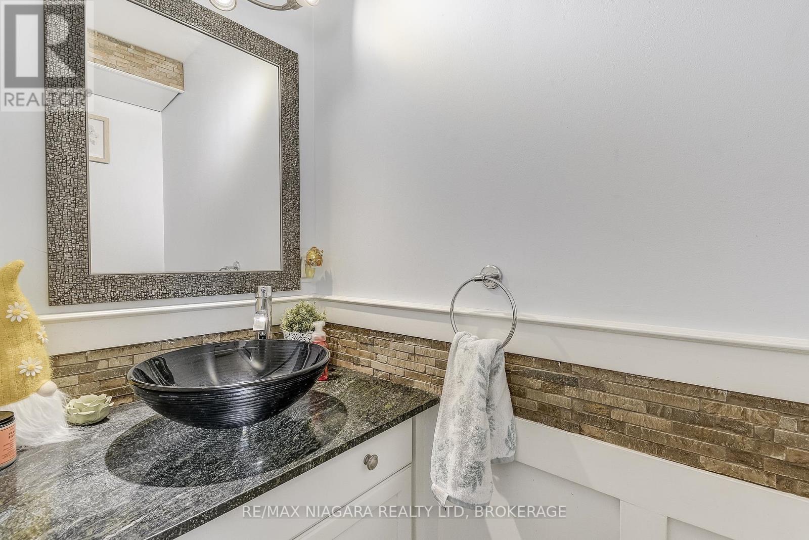 80 Green Meadow Crescent, Welland, Ontario  L3C 6X4 - Photo 23 - X12422648
