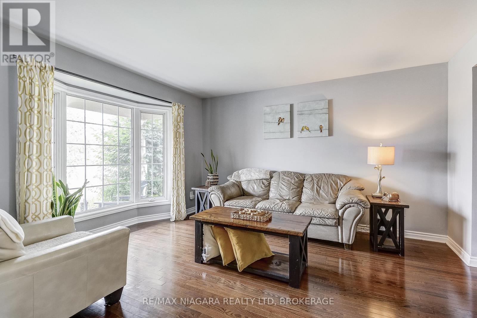 80 Green Meadow Crescent, Welland, Ontario  L3C 6X4 - Photo 8 - X12422648