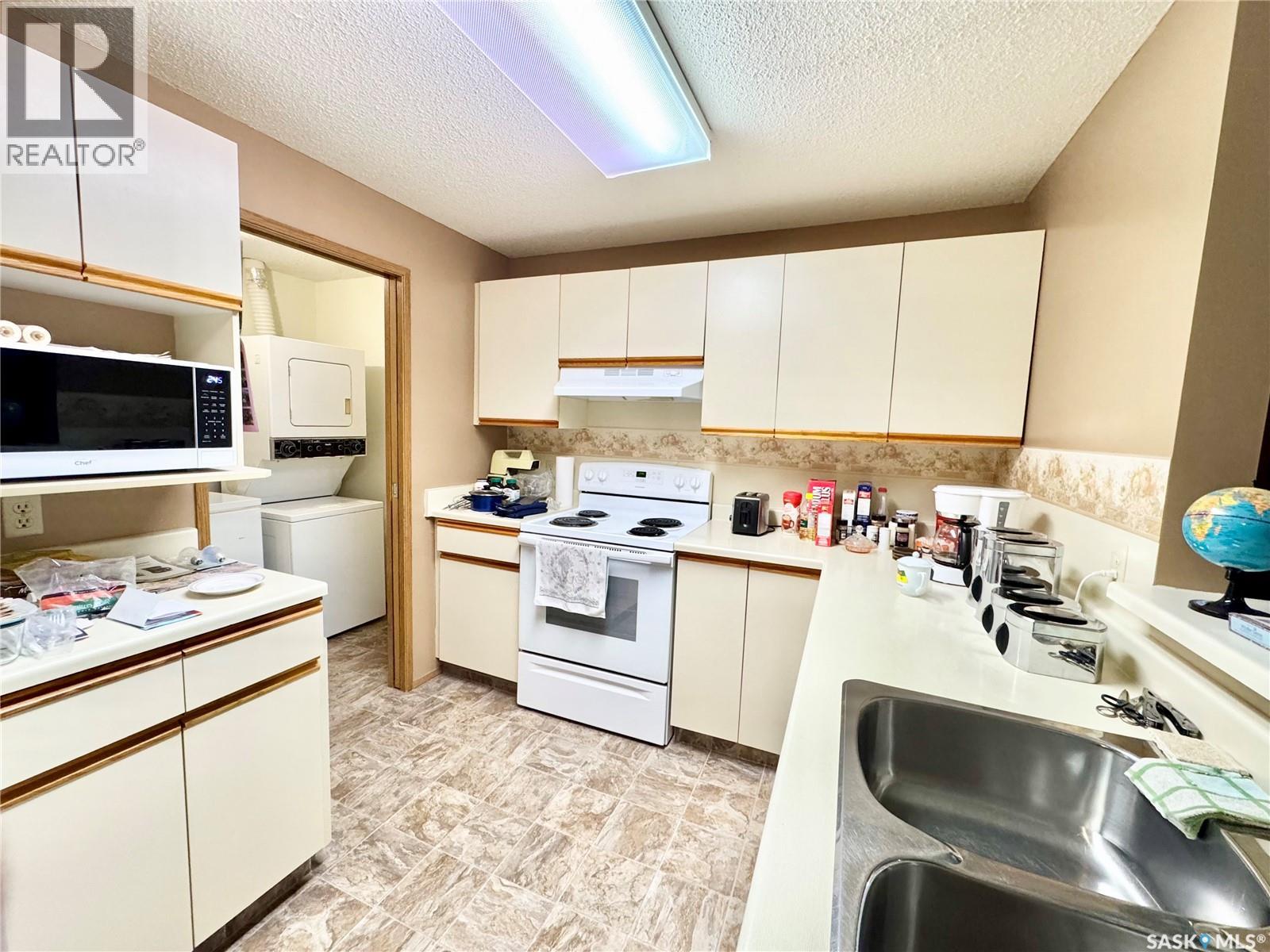 2 20 18th Street W, Prince Albert, Saskatchewan  S6V 3Z7 - Photo 2 - SK019185