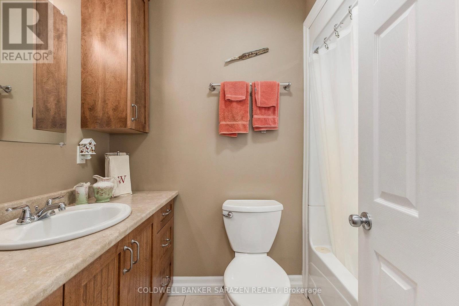 32 Wabalac Drive, Mcnab/braeside, Ontario  K7S 3G9 - Photo 14 - X12421213