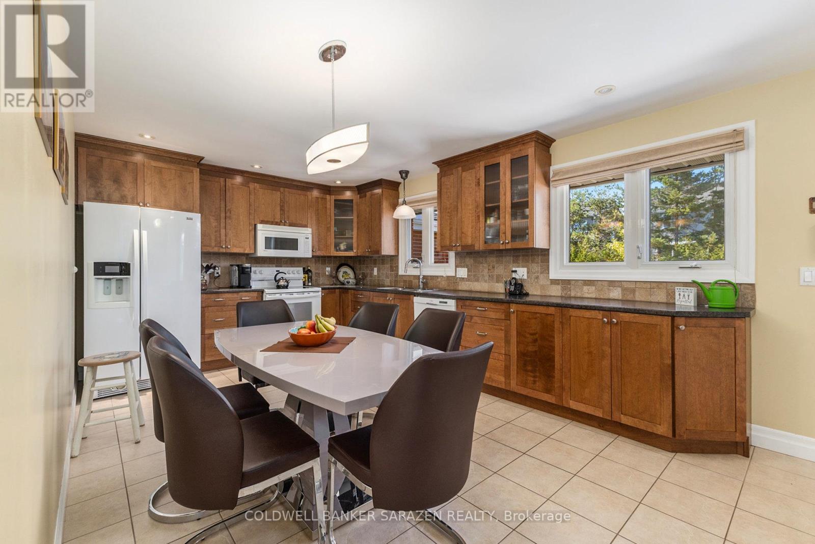 32 Wabalac Drive, Mcnab/braeside, Ontario  K7S 3G9 - Photo 12 - X12421213
