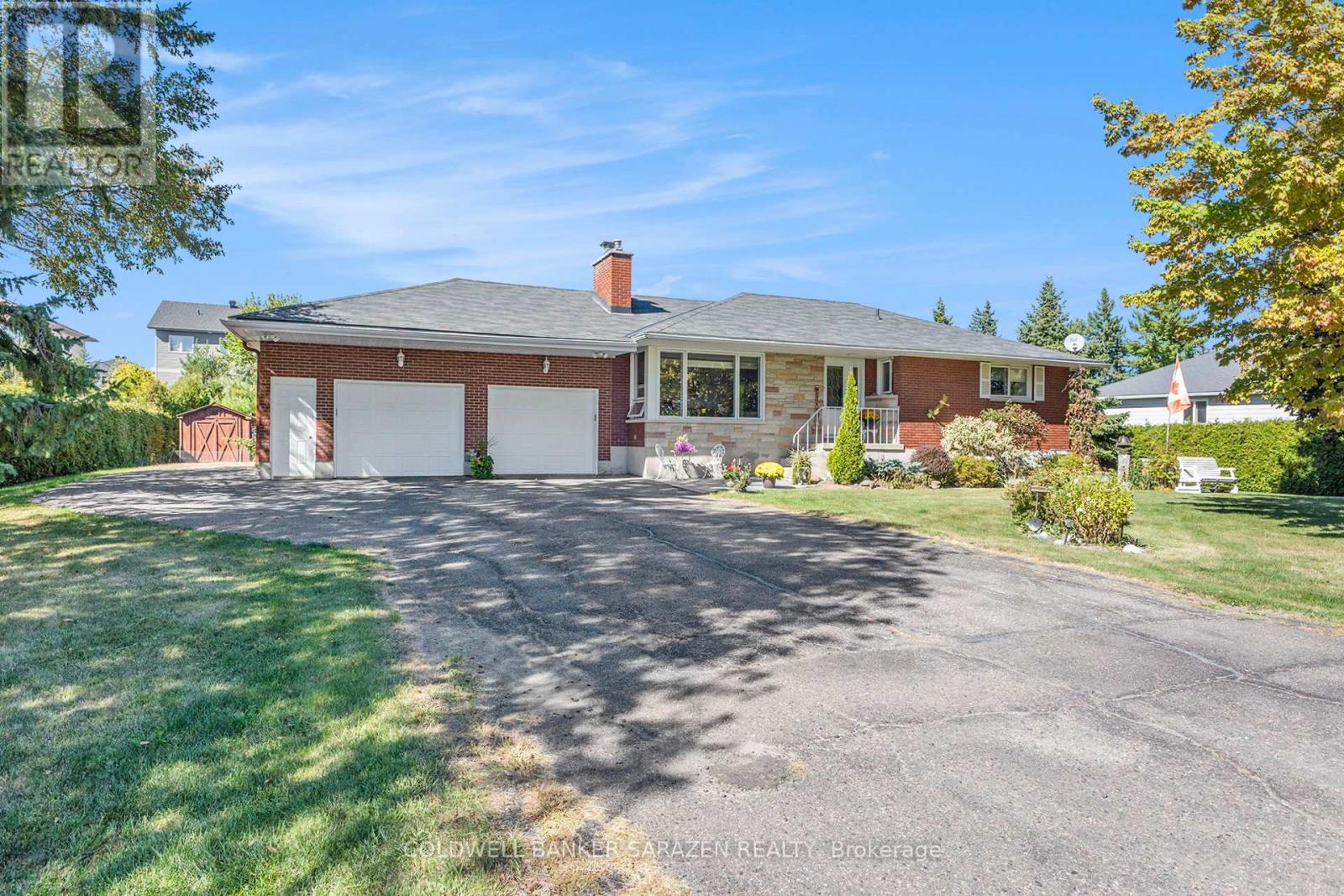 32 WABALAC DRIVE, McNab/Braeside, Ontario