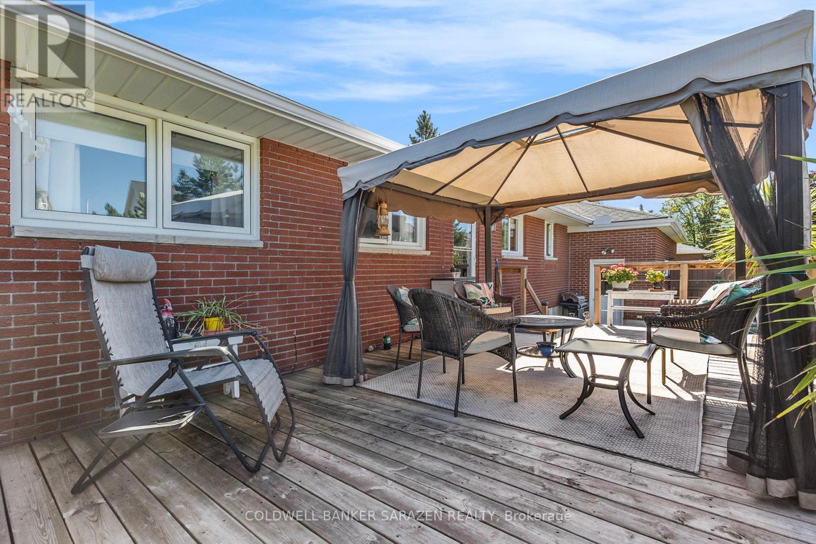 32 Wabalac Drive, Mcnab/braeside, Ontario  K7S 3G9 - Photo 27 - X12421213