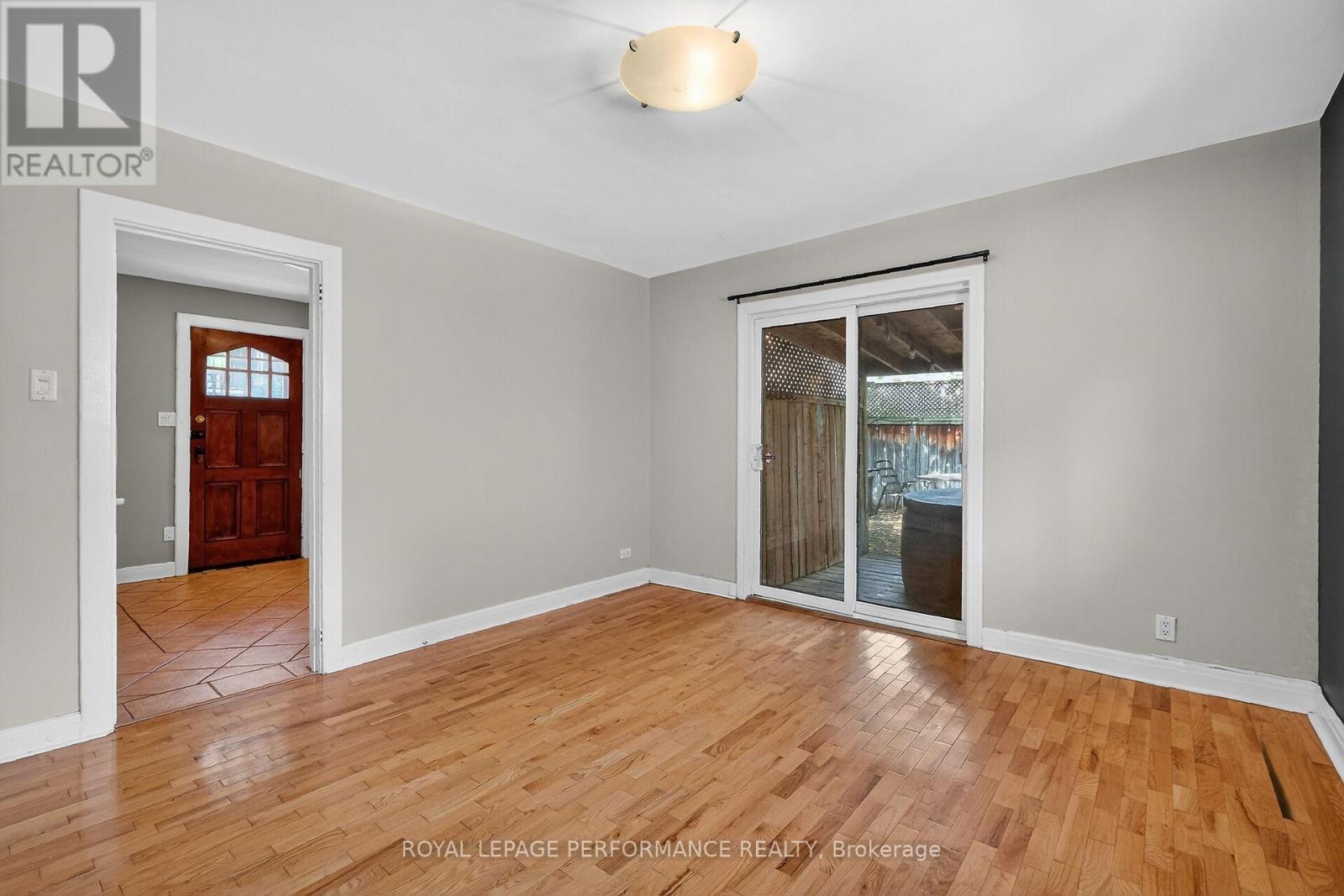 261 Montfort Street, Ottawa, Ontario  K1L 5P1 - Photo 16 - X12421603