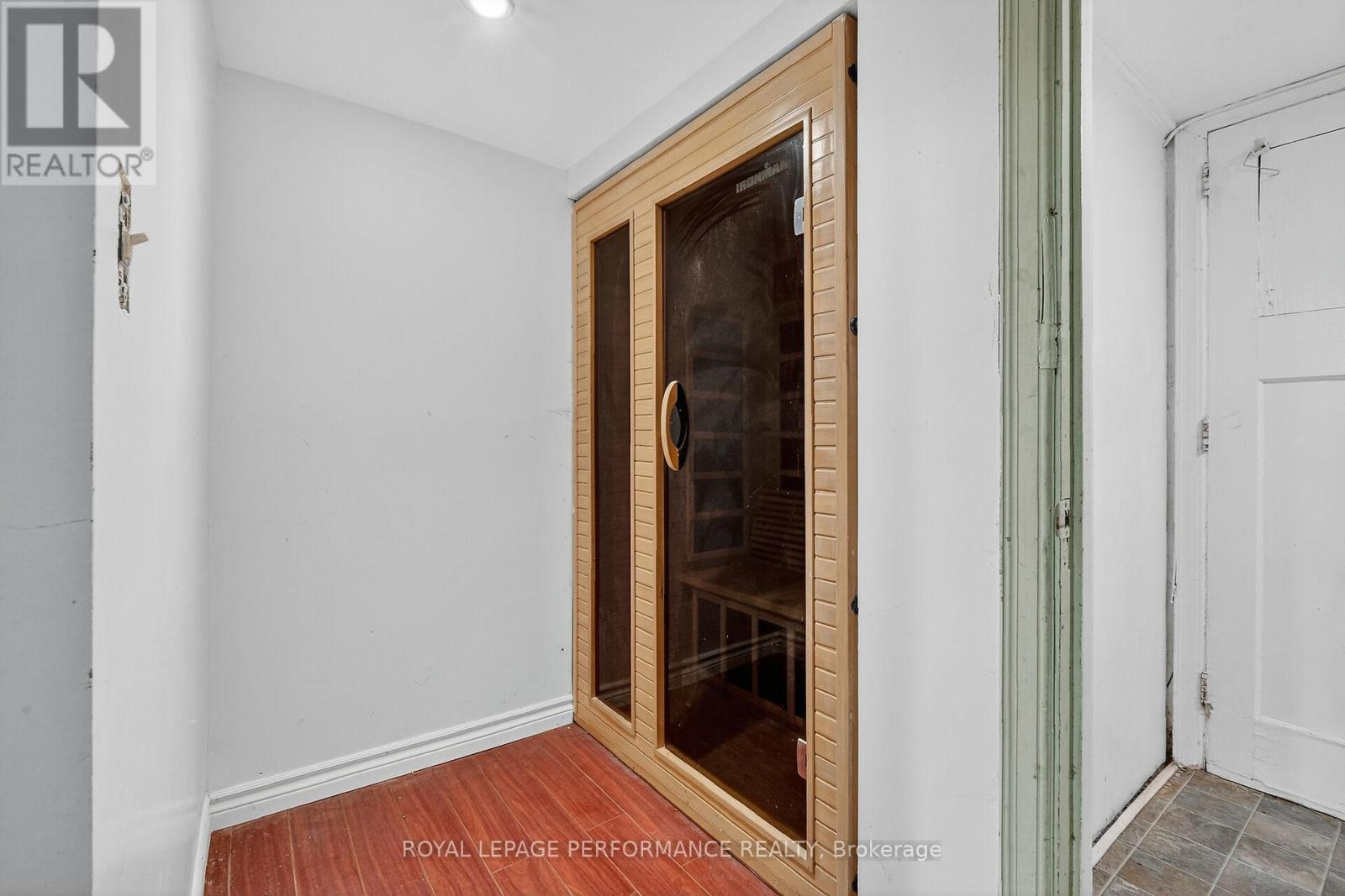 261 Montfort Street, Ottawa, Ontario  K1L 5P1 - Photo 18 - X12421603