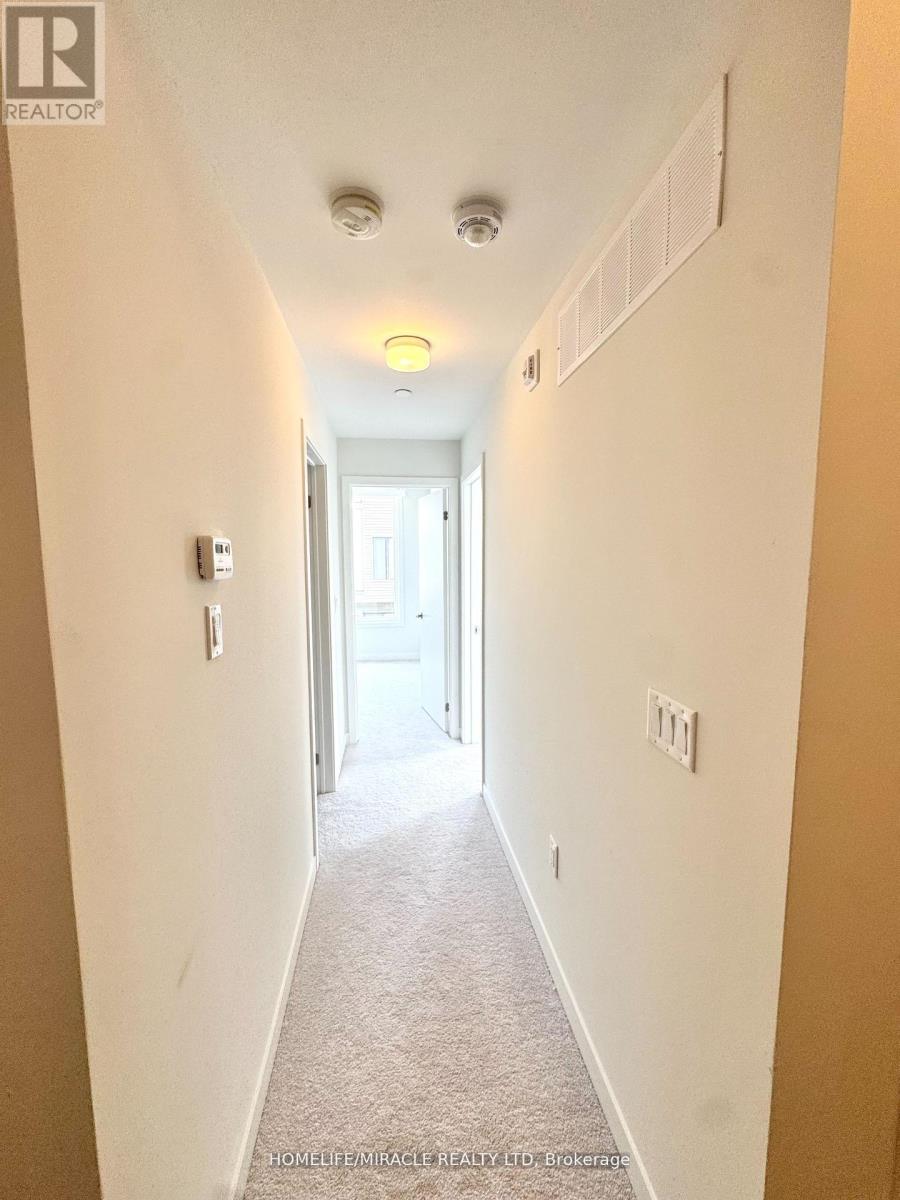 36 - 3409 Ridgeway Drive, Mississauga, Ontario  L5L 0B9 - Photo 6 - W12422661