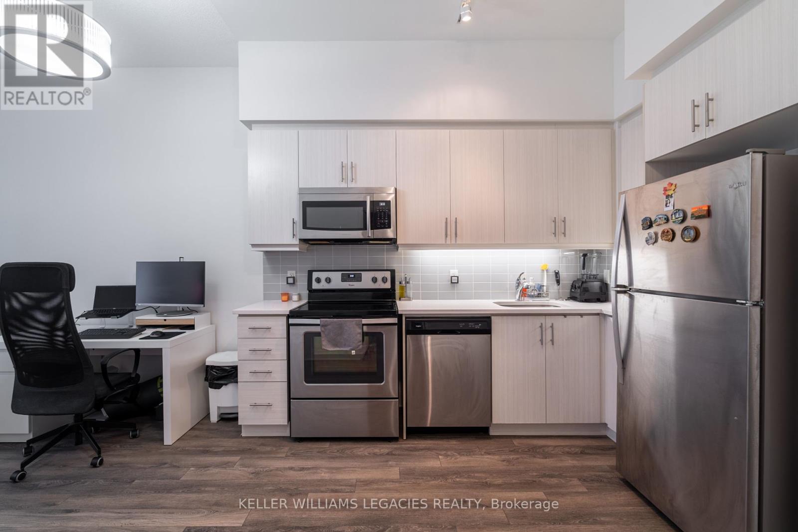 102 - 17 Zorra Street, Toronto, Ontario  M8Z 0C8 - Photo 5 - W12422686