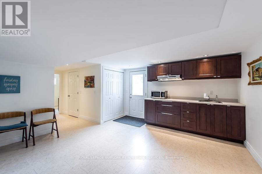 541 Sandmere Place, Oakville, Ontario  L6L 4G5 - Photo 13 - W12422687