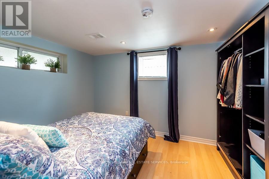 541 Sandmere Place, Oakville, Ontario  L6L 4G5 - Photo 16 - W12422687
