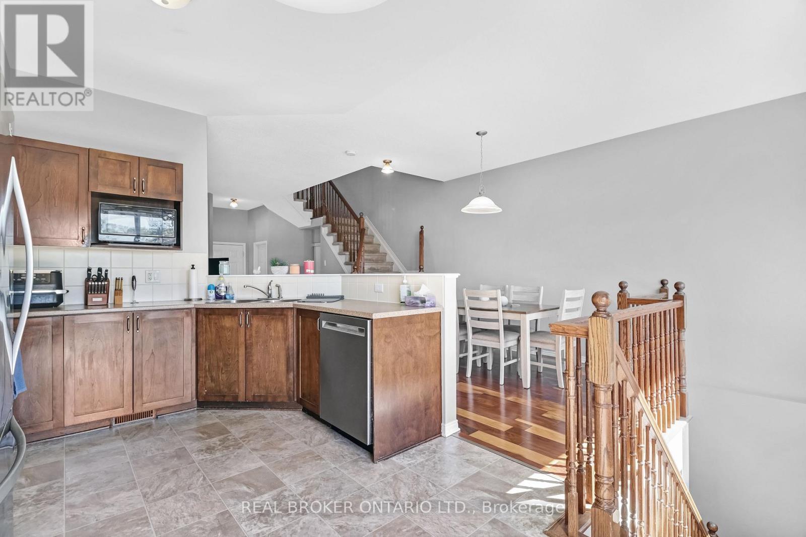132 Dahlia Street, Clarence-Rockland, Ontario  K4K 0G1 - Photo 10 - X12422700