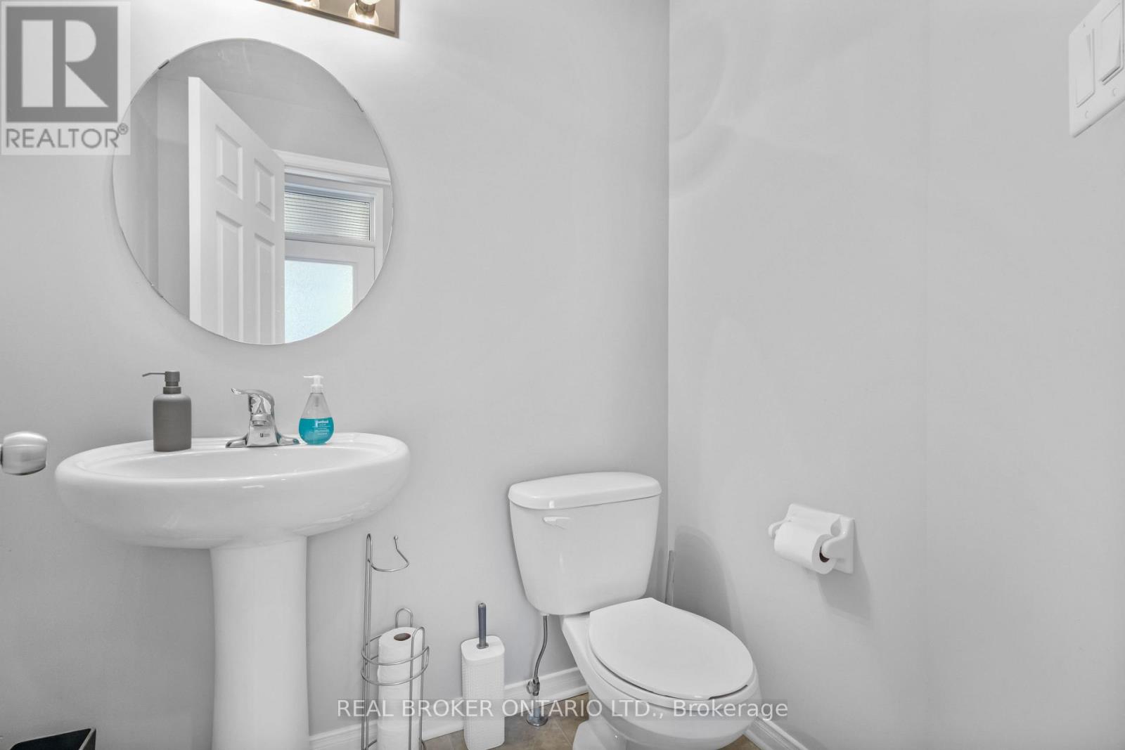 132 Dahlia Street, Clarence-Rockland, Ontario  K4K 0G1 - Photo 12 - X12422700