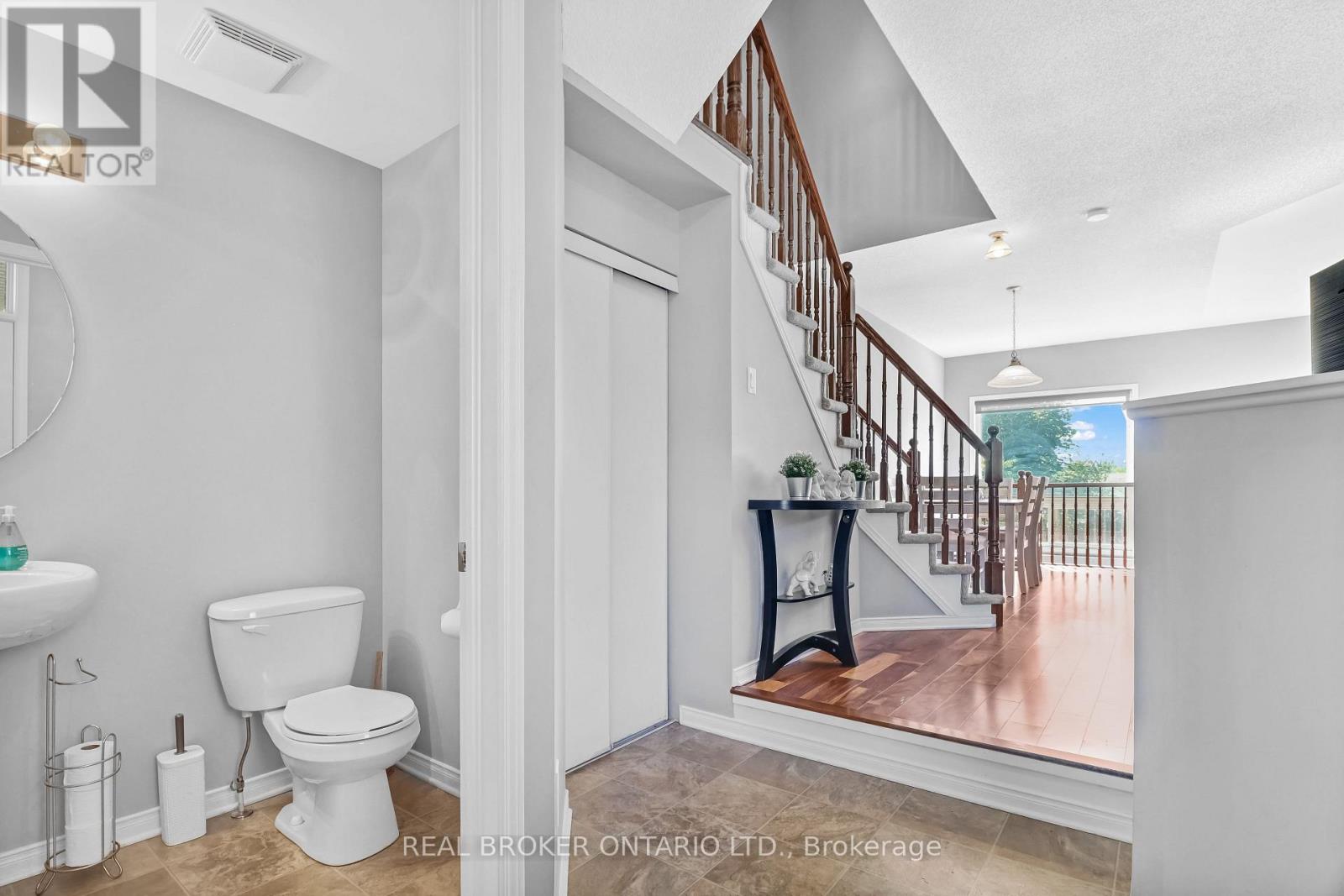 132 Dahlia Street, Clarence-Rockland, Ontario  K4K 0G1 - Photo 4 - X12422700