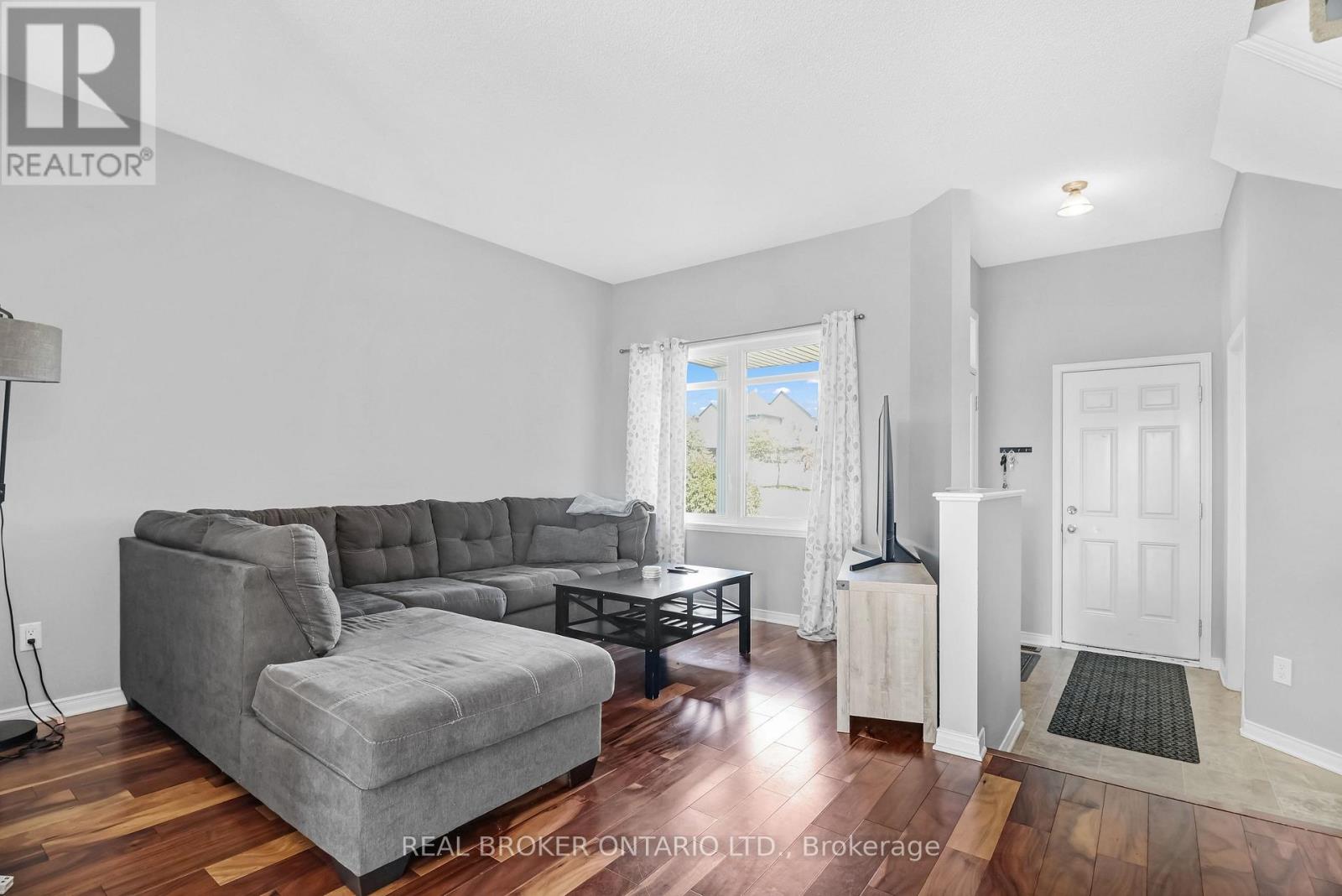 132 Dahlia Street, Clarence-Rockland, Ontario  K4K 0G1 - Photo 5 - X12422700