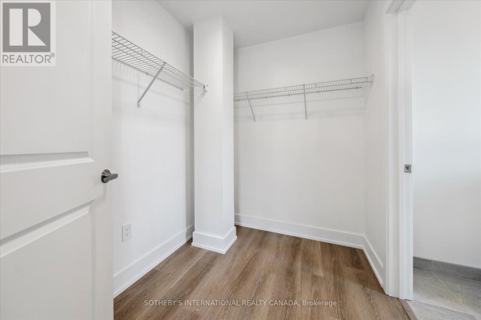 201 - 19b West Street N, Kawartha Lakes, Ontario  K0M 1N0 - Photo 17 - X12422671