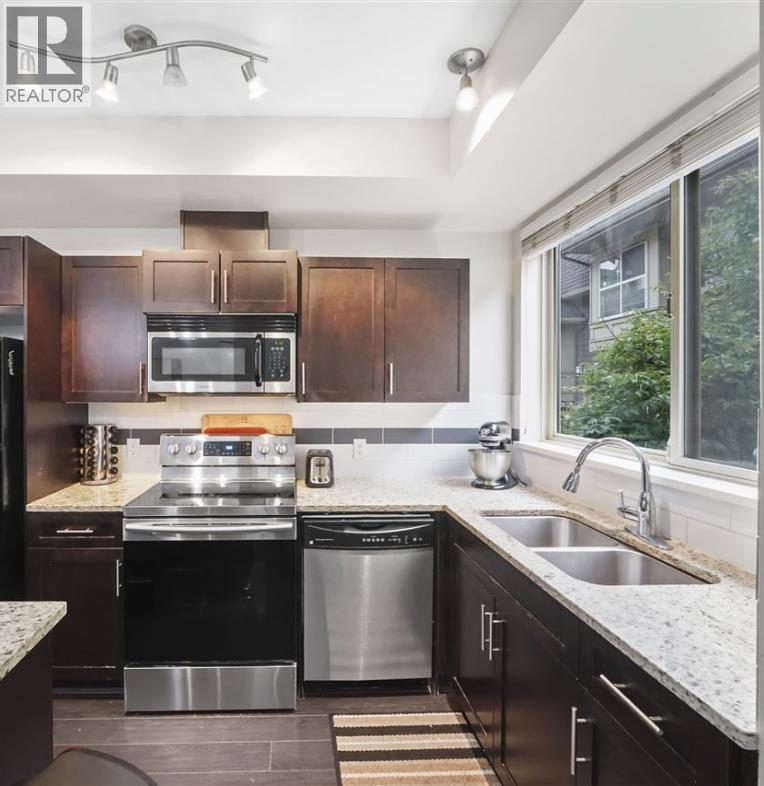 228 2108 Rowland Street, Port Coquitlam, British Columbia  V3C 0C1 - Photo 3 - R3051148
