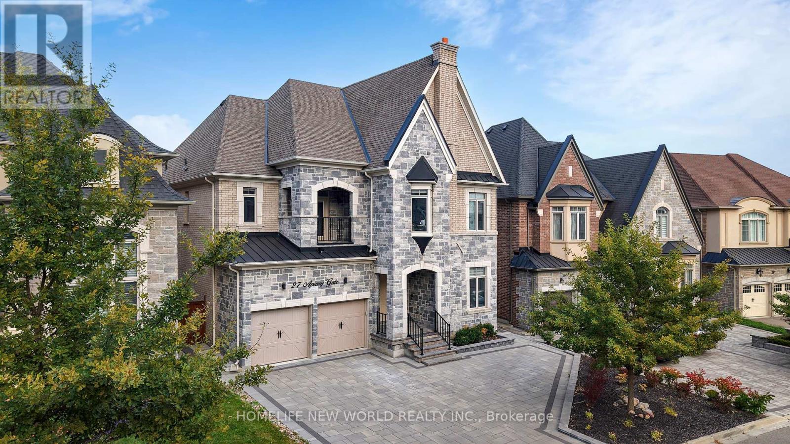 27 Apiary Gate, Vaughan (Maple), Ontario  L6A 4W5 - Photo 2 - N12422703