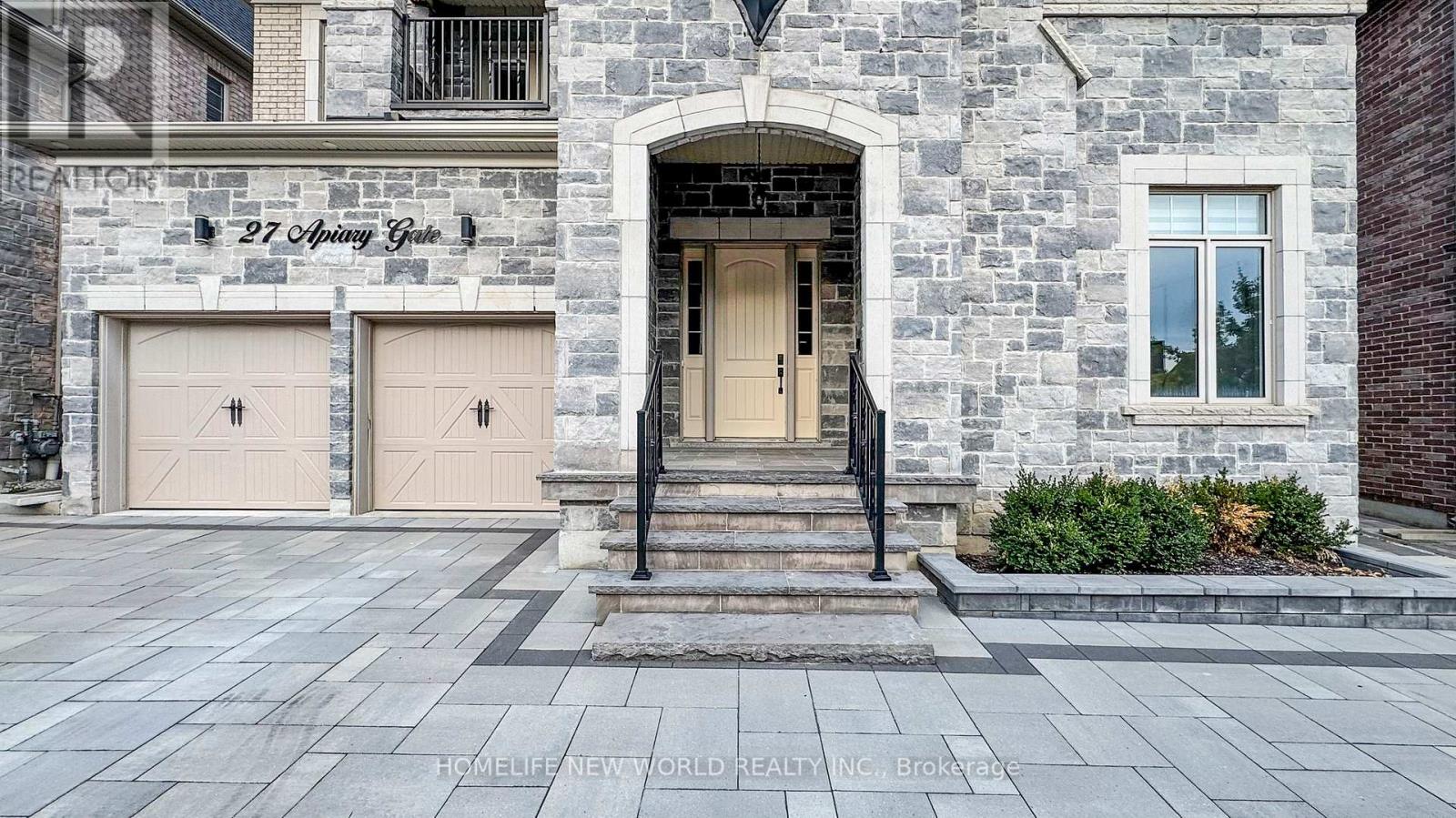 27 Apiary Gate, Vaughan (Maple), Ontario  L6A 4W5 - Photo 3 - N12422703