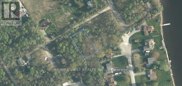 8 CRESCENT DRIVE, Tay, Ontario
