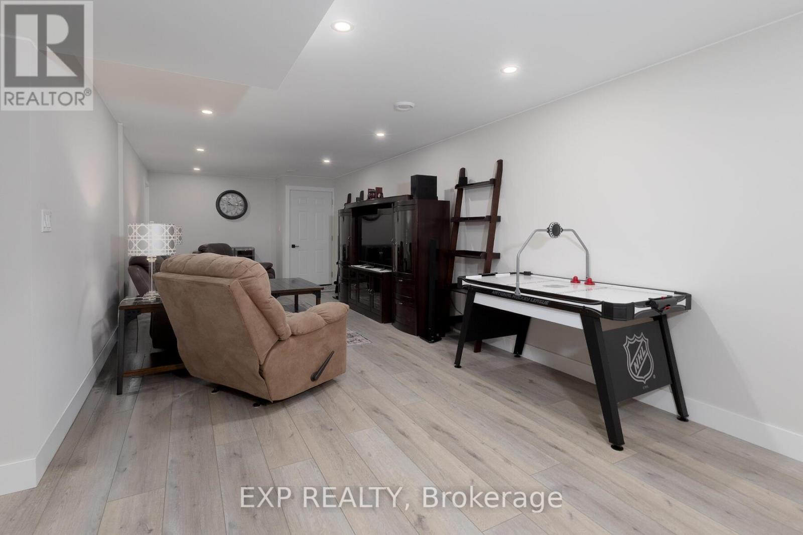 14 William Street, Tillsonburg, Ontario  N4G 1L8 - Photo 34 - X12422720