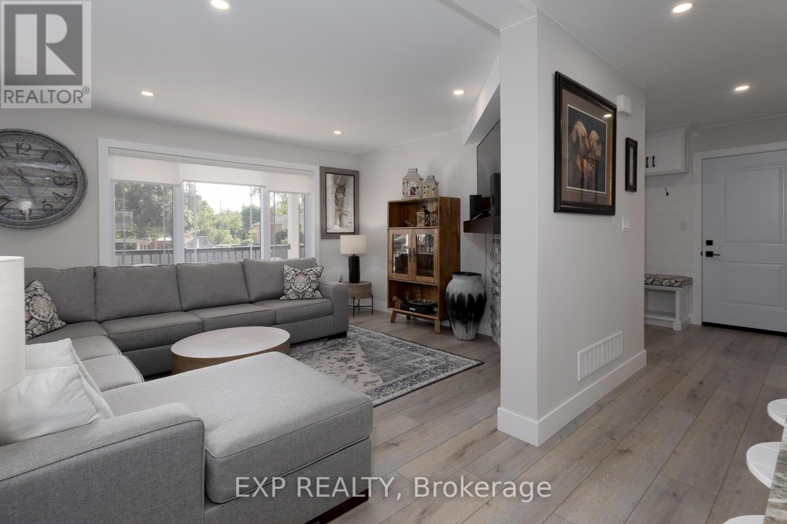 14 William Street, Tillsonburg, Ontario  N4G 1L8 - Photo 6 - X12422720
