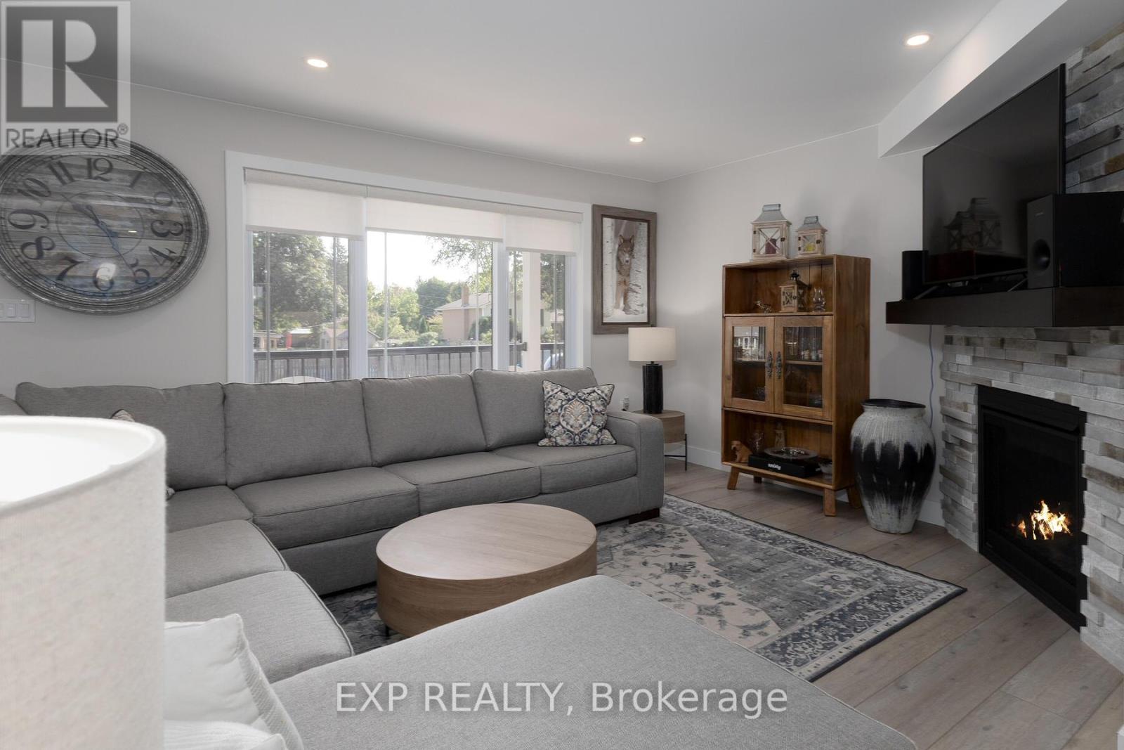 14 William Street, Tillsonburg, Ontario  N4G 1L8 - Photo 7 - X12422720