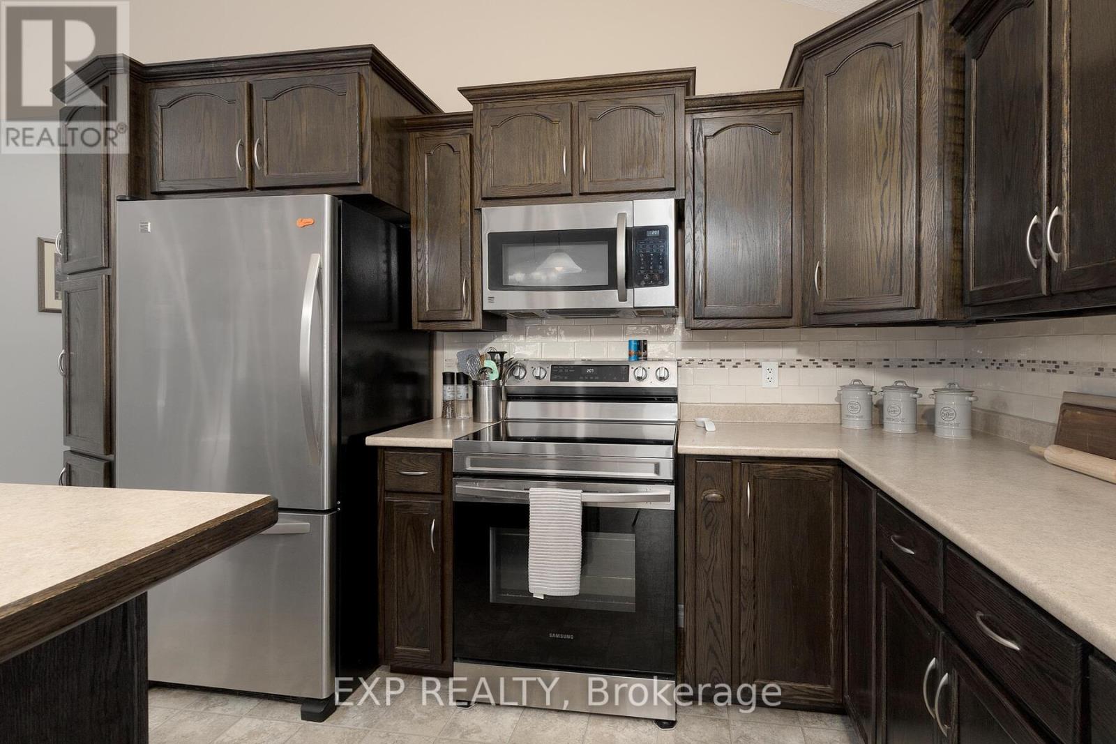 38 Fulton Street, Bayham, Ontario  N0J 1Z0 - Photo 11 - X12422737