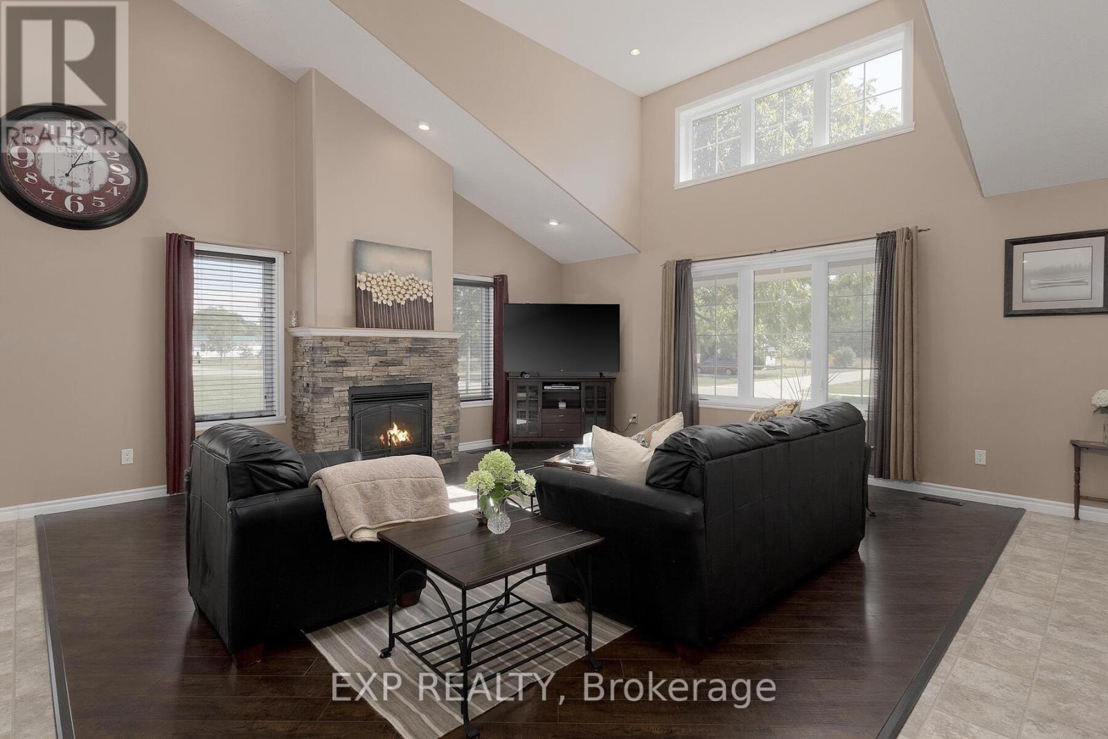 38 Fulton Street, Bayham, Ontario  N0J 1Z0 - Photo 13 - X12422737