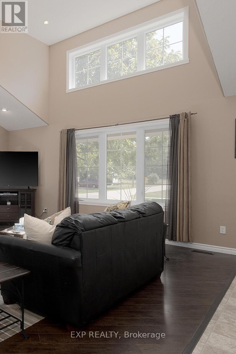 38 Fulton Street, Bayham, Ontario  N0J 1Z0 - Photo 15 - X12422737