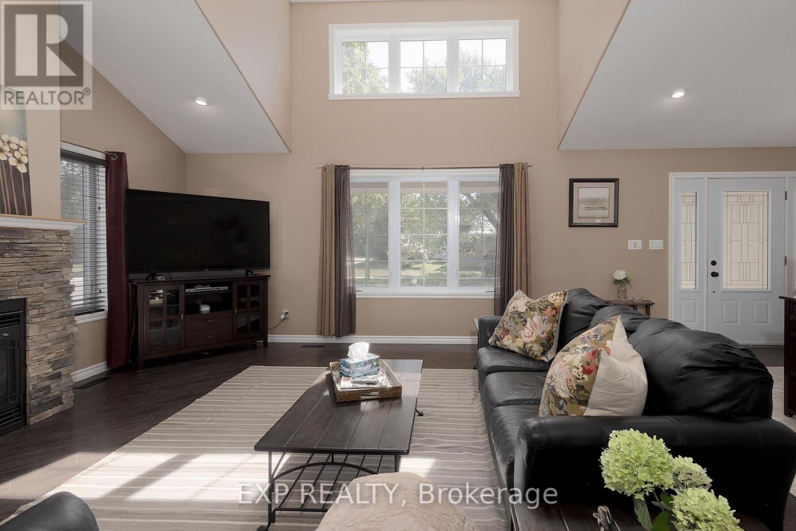 38 Fulton Street, Bayham, Ontario  N0J 1Z0 - Photo 16 - X12422737